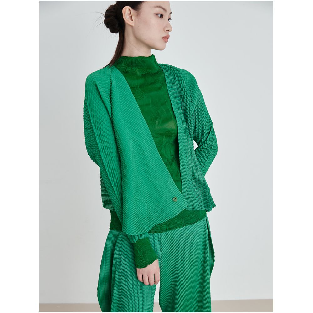 Whitecube 2024 Spring B u0026V Green Retro Main Line Fish Scale Fold One Button Design Short Small Coat for Women image 0