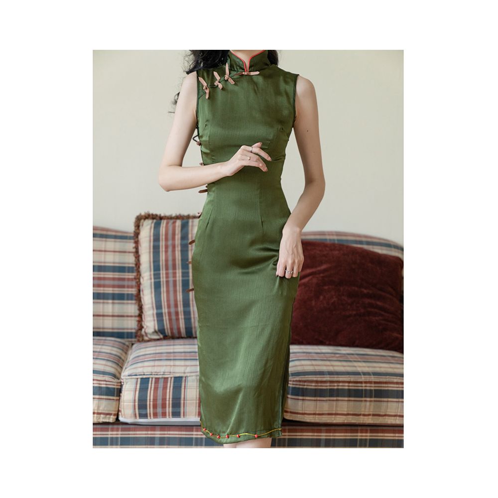 Clearing the warehouse at a loss No refunds no exchanges There may be a small flaw in the bamboo leaf green qipao which is elegant and sleeveless image 1