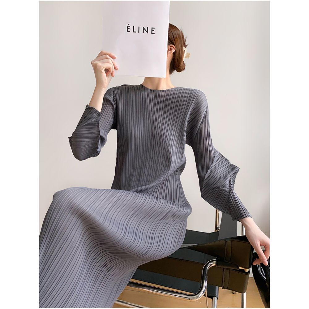 BLUE Y Spring Design Sleeves Round Neck Medium Length Folded Dress Long Sleeves Nine Cent Sleeves Slim Fit image 8