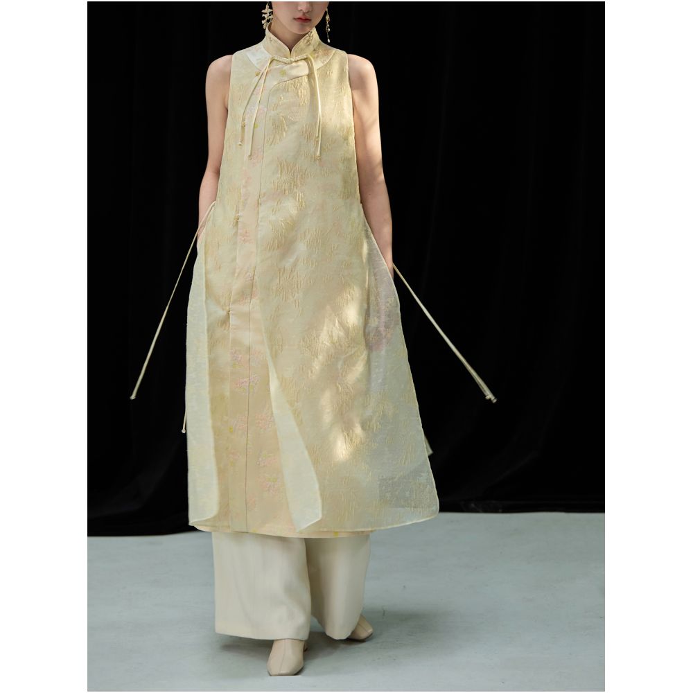 Two layer fabric gold wire jacquard grape knot buckle new Chinese cotton vest dress sold out without replenishment image 5