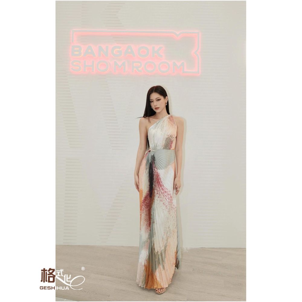 Painting ink painting hollow out pressed pleats slanted collar single shoulder suspender skirt artistic sense exhibition of three house style pleated dress image 0