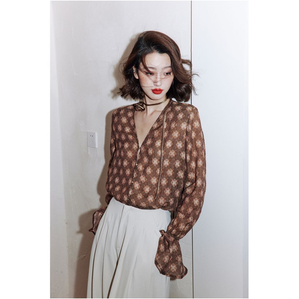 Rosebanks out of the circle old money style retro jacquard copper ammonia Tencel V neck flower tie shirt image 2