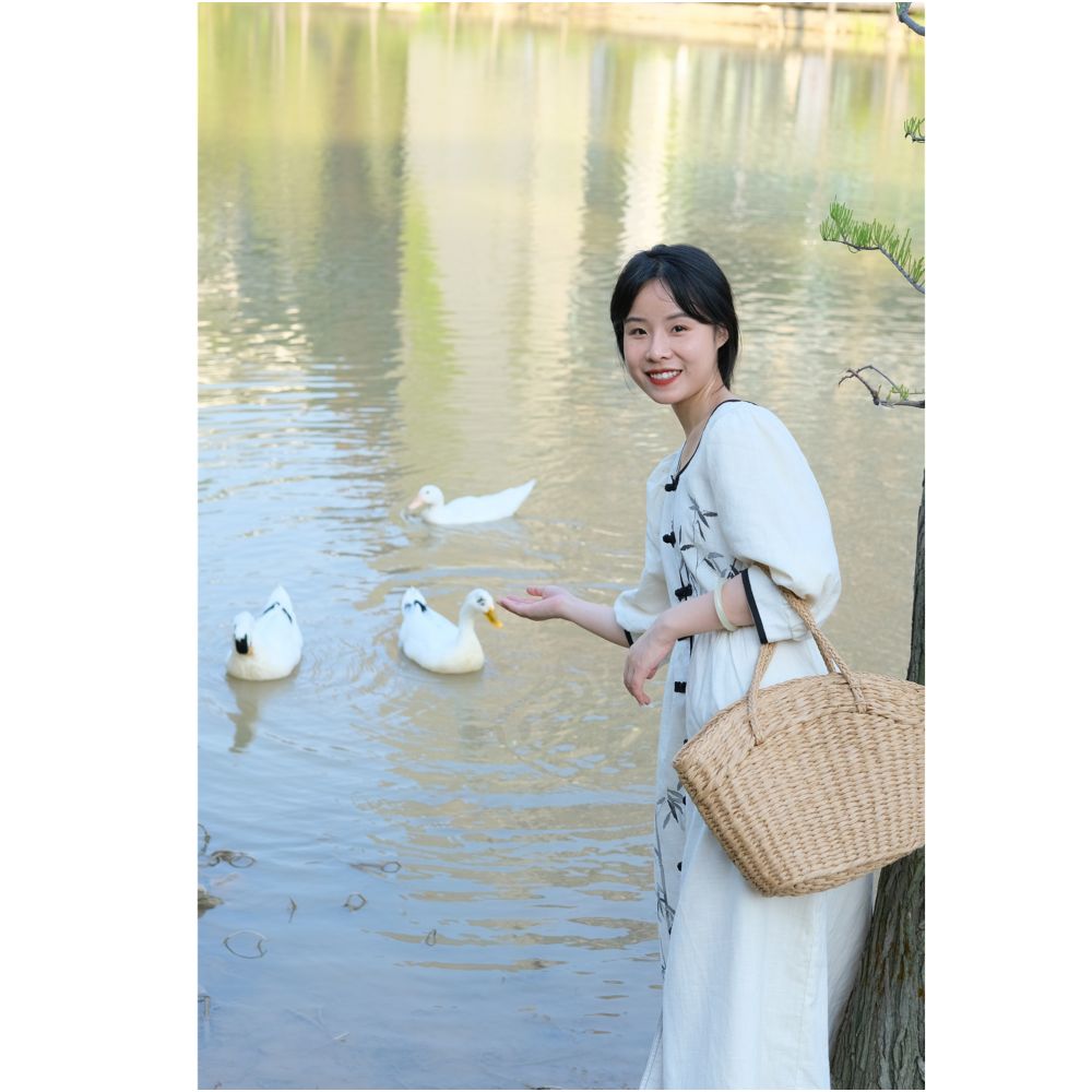 In the mountains there are laurel branches bamboo shadows cotton and linen new Chinese style bamboo daily bubble sleeves white dresses middle aged women image 1
