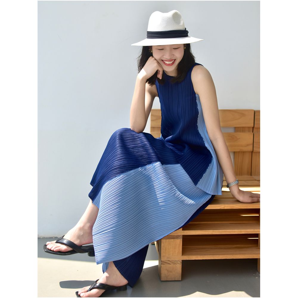 Whitecube2024 Summer Style Color blocked Beautiful Texture Sleeveless Temperament Reduced Age Light Luxury Wrinkle Two Piece Set for Women image 0