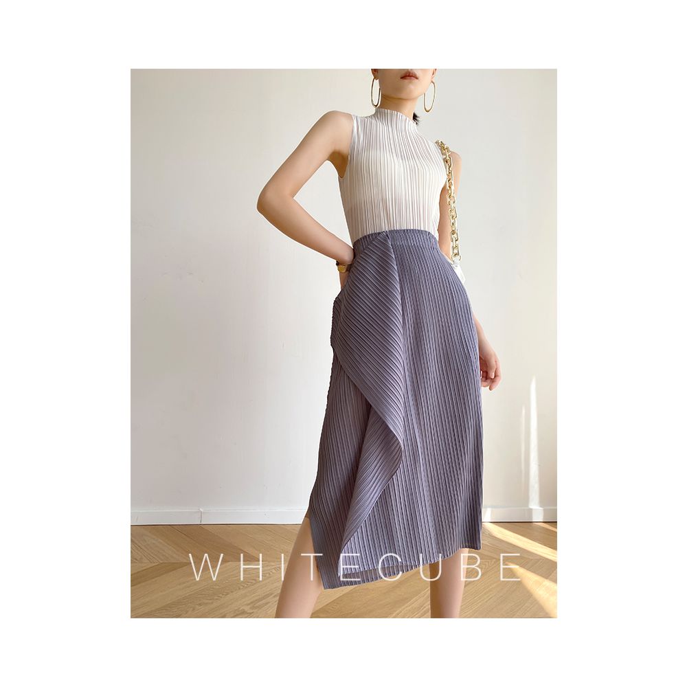 2024 Spring Summer Miyake style pleated black medium to long versatile irregular internet famous pleated A line half body skirt image 1