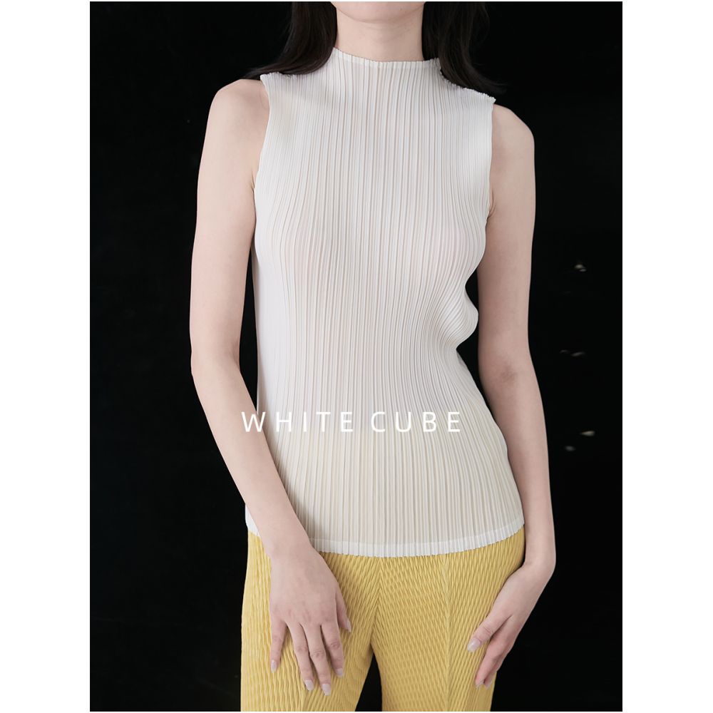 Whitecube2025 semi high neck slim fit sleeveless pleated top for women loose and simple white commuter vest image 0