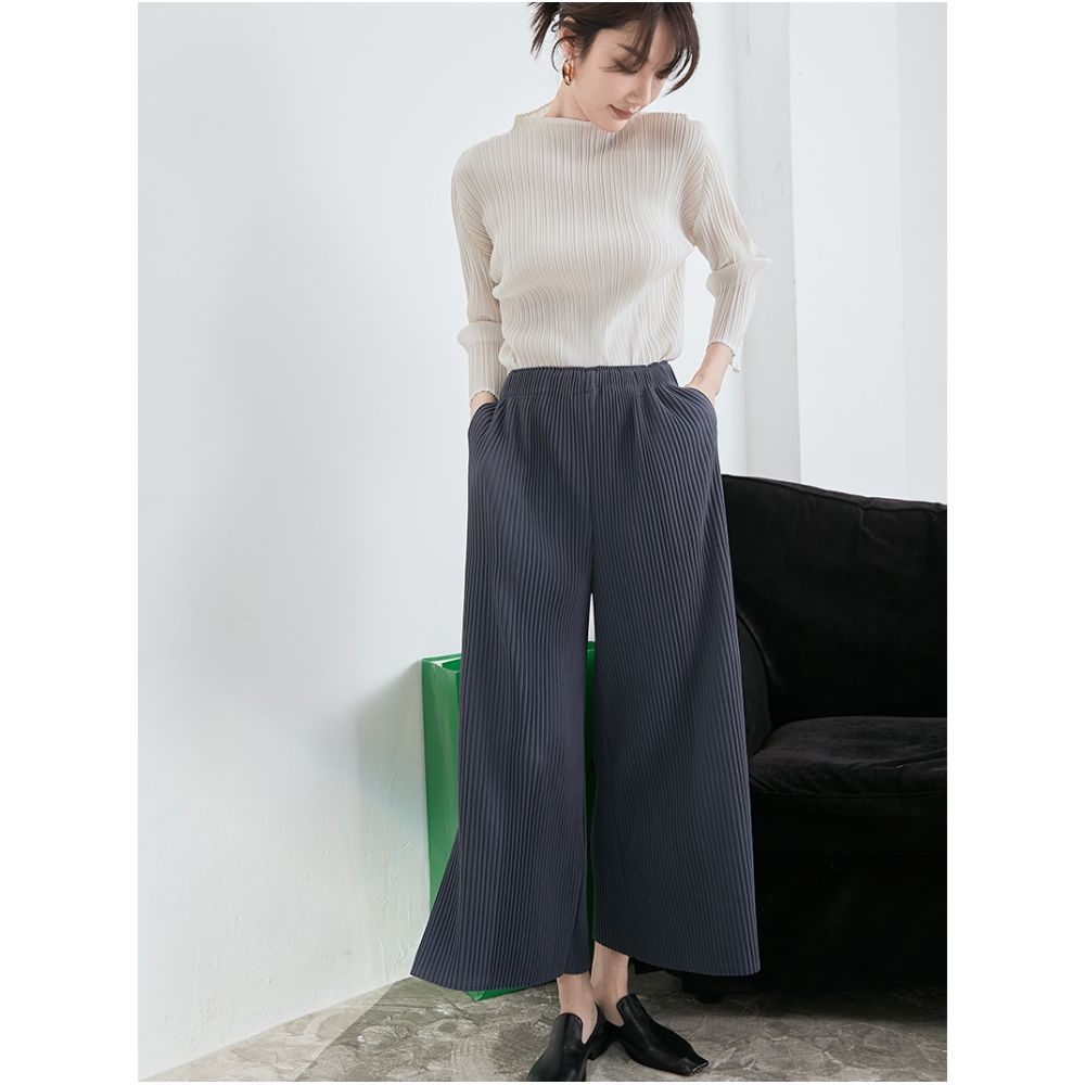 Whitecube2025 spring style three bedroom pleated wide leg pants loose hanging French retro style casual pants for women image 3