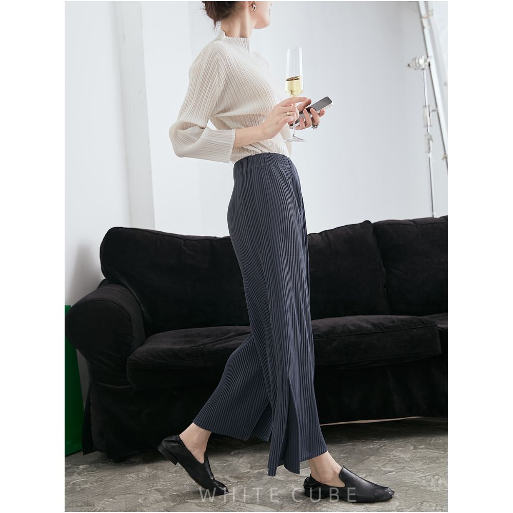 Whitecube2025 spring style three bedroom pleated wide leg pants loose hanging French retro style casual pants for women image 5