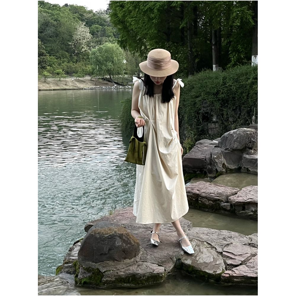 Appreciating Pearl Matcha Green Butterfly Jacquard Tank Top with New Chinese Retro Style Small Hand Carrying Cloth Bag image 3