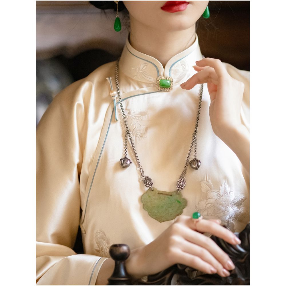 Flowers are slightly restrained A city of wind Retro buttoned Chinese tops embroidered inverted large sleeves girl s daily female Republic of China style image 1