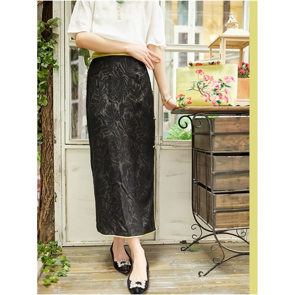 Good reputation PCY999 premium copper ammonia silk embroidered Chinese retro slimming full embroidery Changchun autumn half skirt for all seasons image 0
