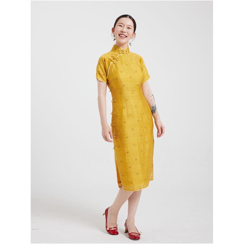 Original creation by Wang Antian Ancient method of Tian silk real collar active buckle handmade high set cheongsam ginger yellow highlighted white image 1