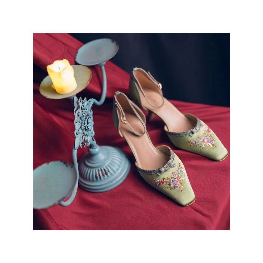Queen Vintage Embroidered Chinese Style Series Lotus Purple Silk Embroidered Retro Square Head Low Heel Cheongsam Sandals image 19