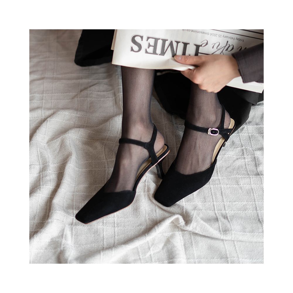 Tinker black toe cap with buckle French retro niche sandals women s genuine leather single shoes medium thick heel image 1