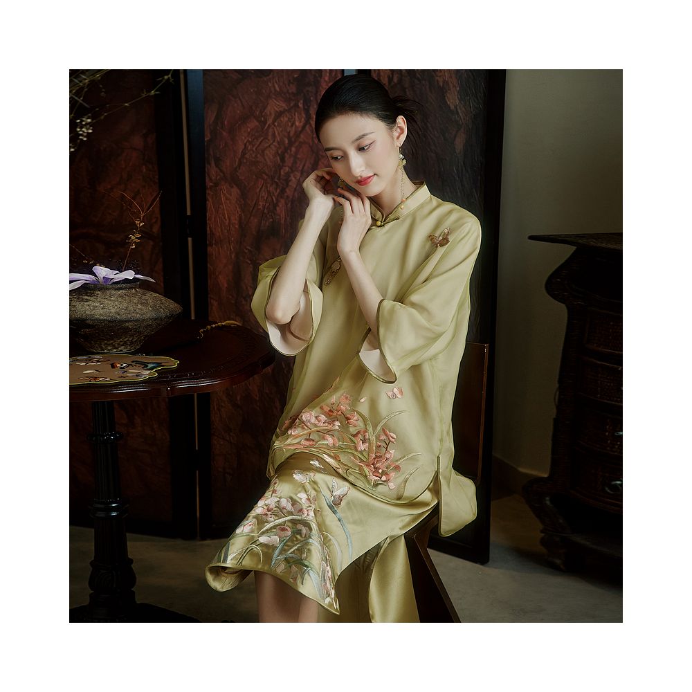 Mo Yu Lan Hui Republic of China style improvement 100 silk embroidered retro wife s dress Chinese Tang suit top image 2