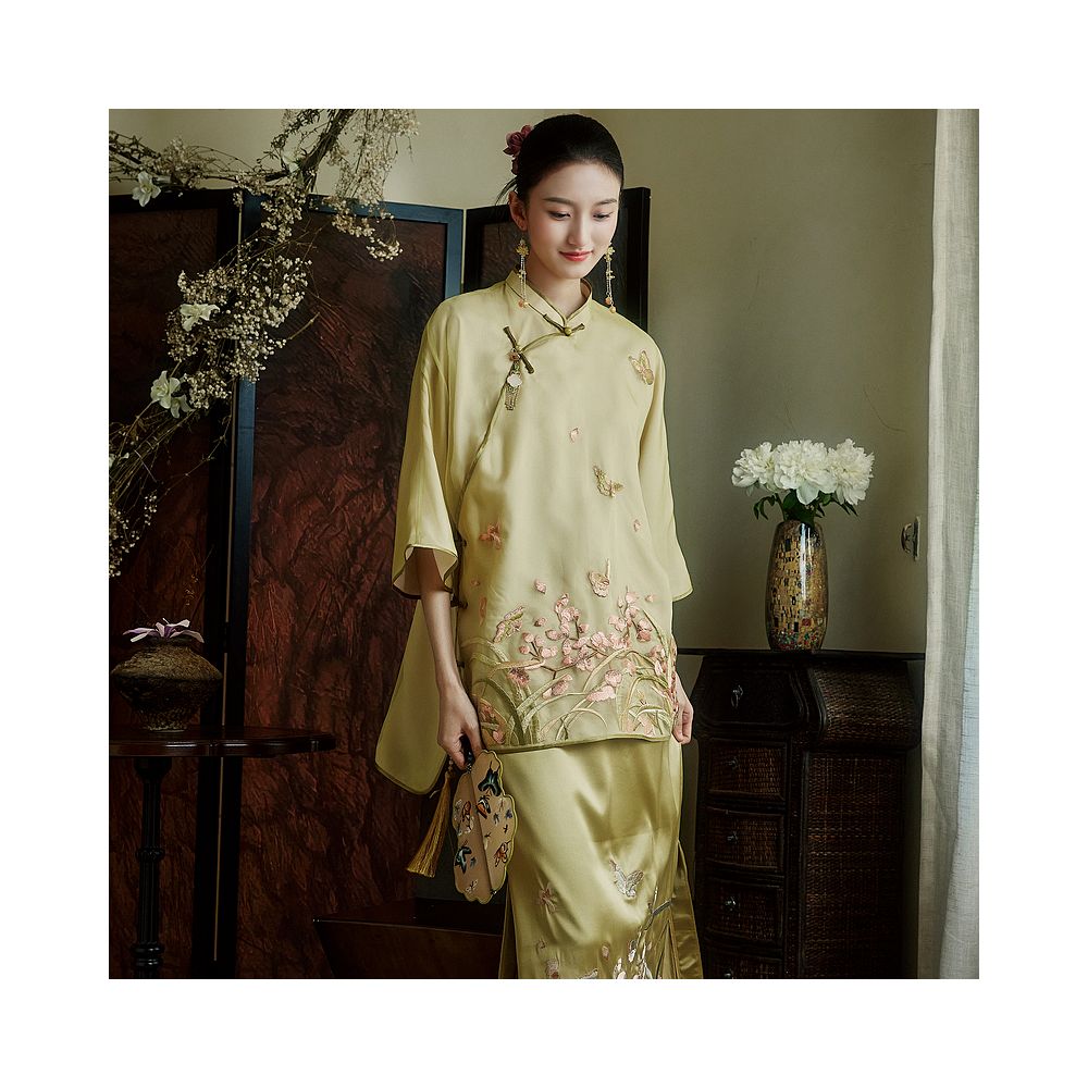 Mo Yu Lan Hui Republic of China style improvement 100 silk embroidered retro wife s dress Chinese Tang suit top image 3