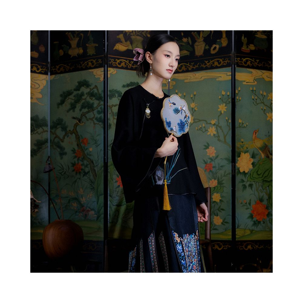 Moyu Youlan Chinese style 2025 autumn new wool velvet embroidered tea service New Chinese style Tang suit top image 2