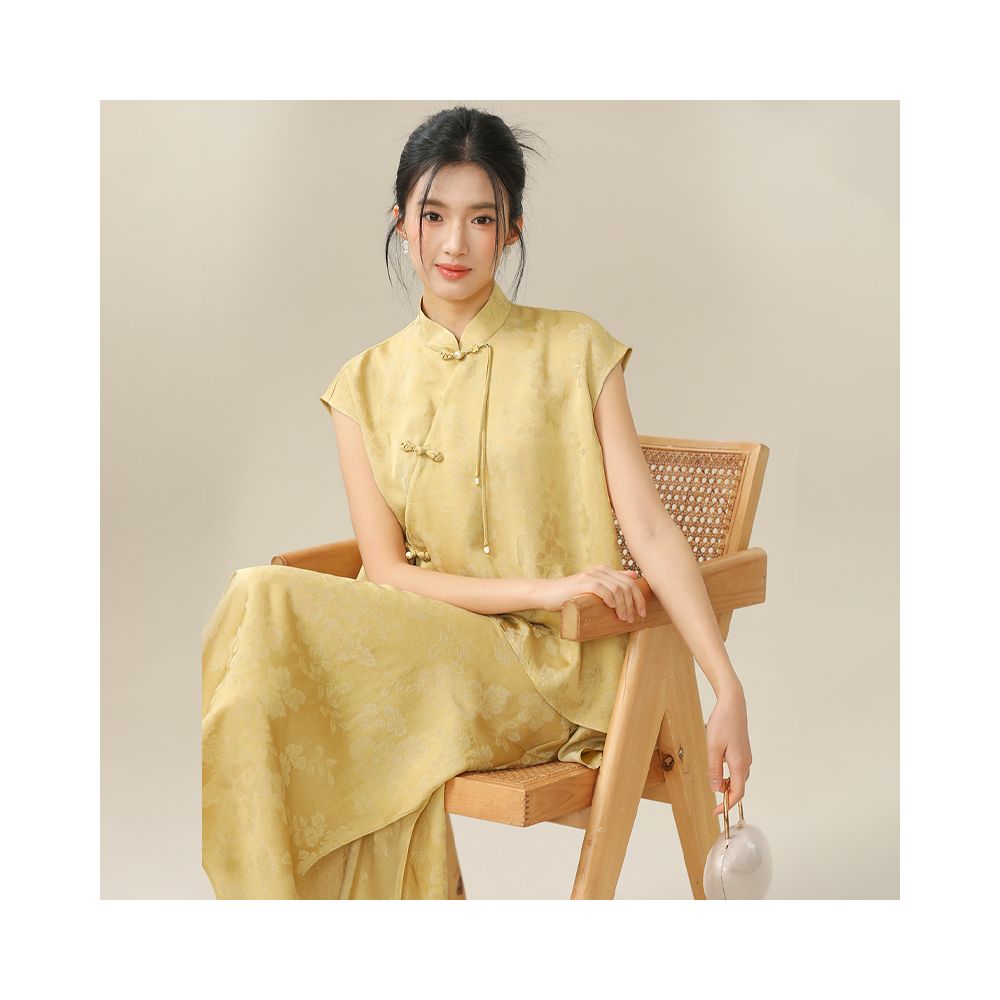 Yiyi new Chinese style suit women s 2025 summer new Zen tea suit loose jacquard oblique collar button top image 2