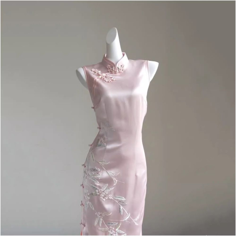 New Chinese style improved cheongsam high end atmospheric upscale young style Chinese style heavy industry nail bead jacquard satin dress image 3