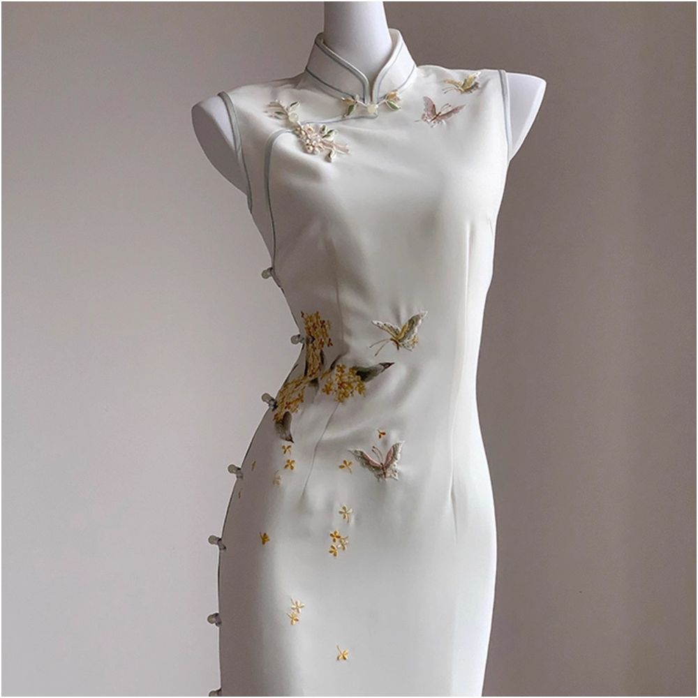 New Chinese cheongsam high end atmosphere upscale toast dress engagement dress national style white heavy embroidery dress image 2