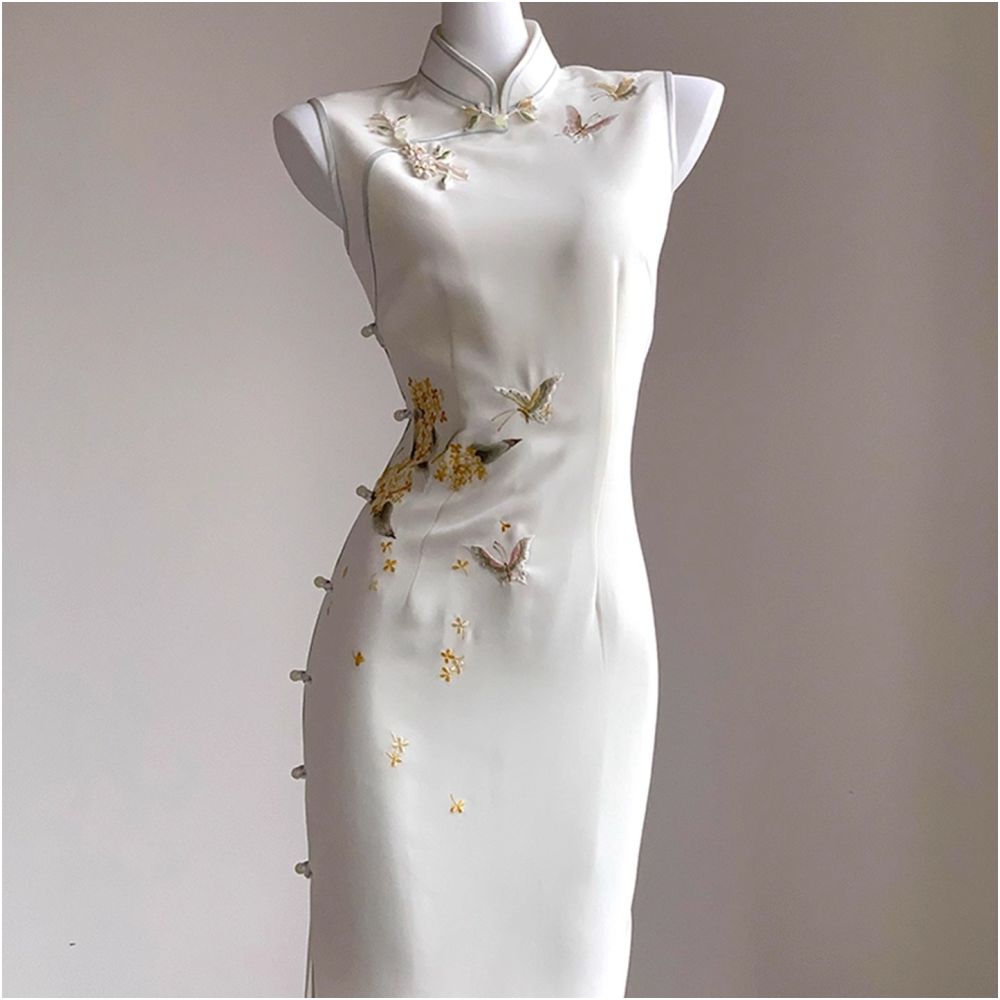 New Chinese cheongsam high end atmosphere upscale toast dress engagement dress national style white heavy embroidery dress image 4
