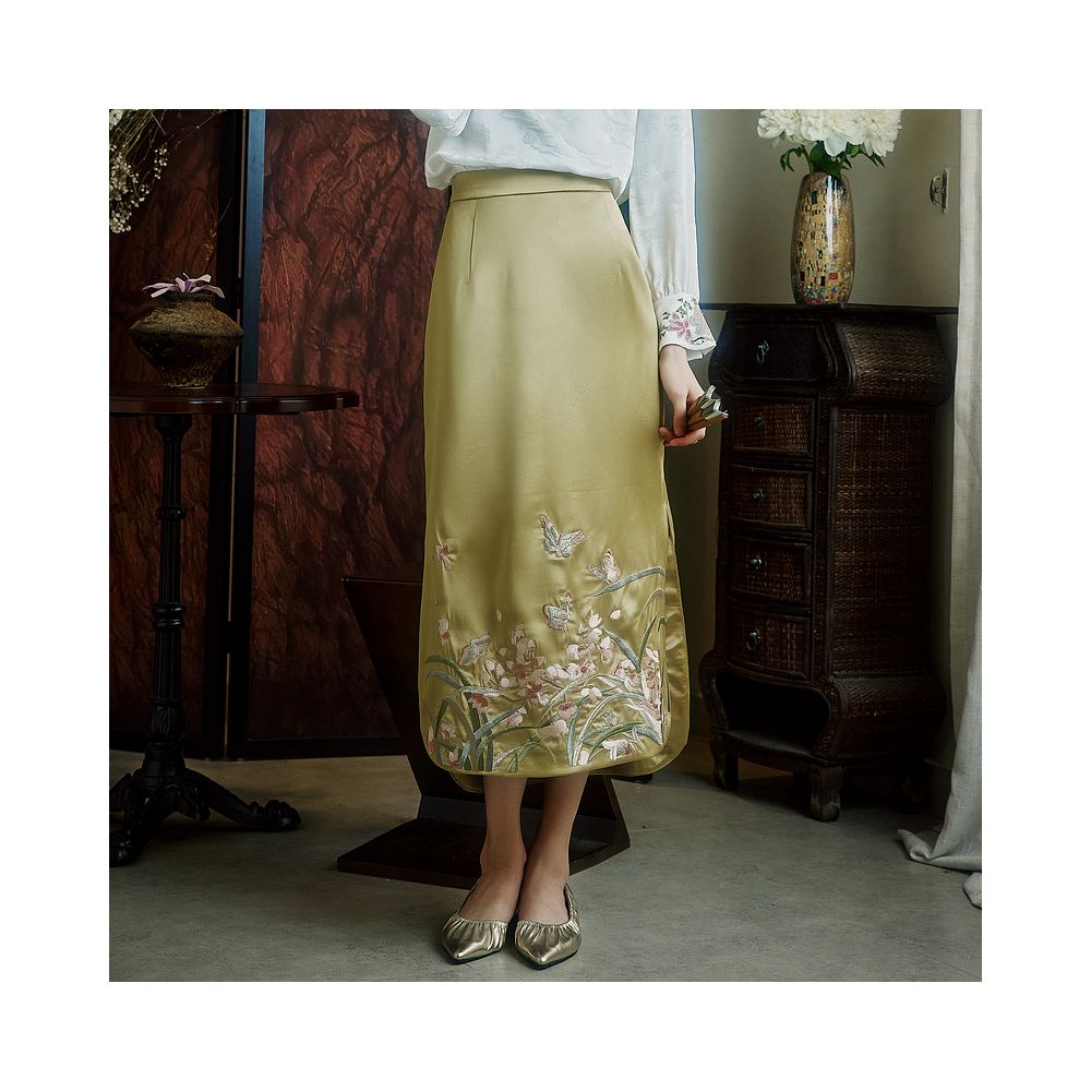 Moyu Fanglan Original Chinese style Heavy Industry Embroidery Hip Wrapping Skirt New Chinese Elegant Cheongsam style Half body Skirt image 4