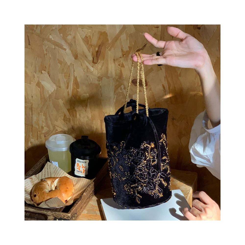 Bucket bag heavy industry embroidery retro handbag women s 2025 autumn new fashion versatile crossbody bag velvet bag image 0
