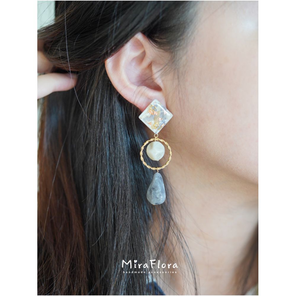 MiraFlora s original design is full of starry sky irregular stone asymmetrical real flower personalized ear clip earrings image 4