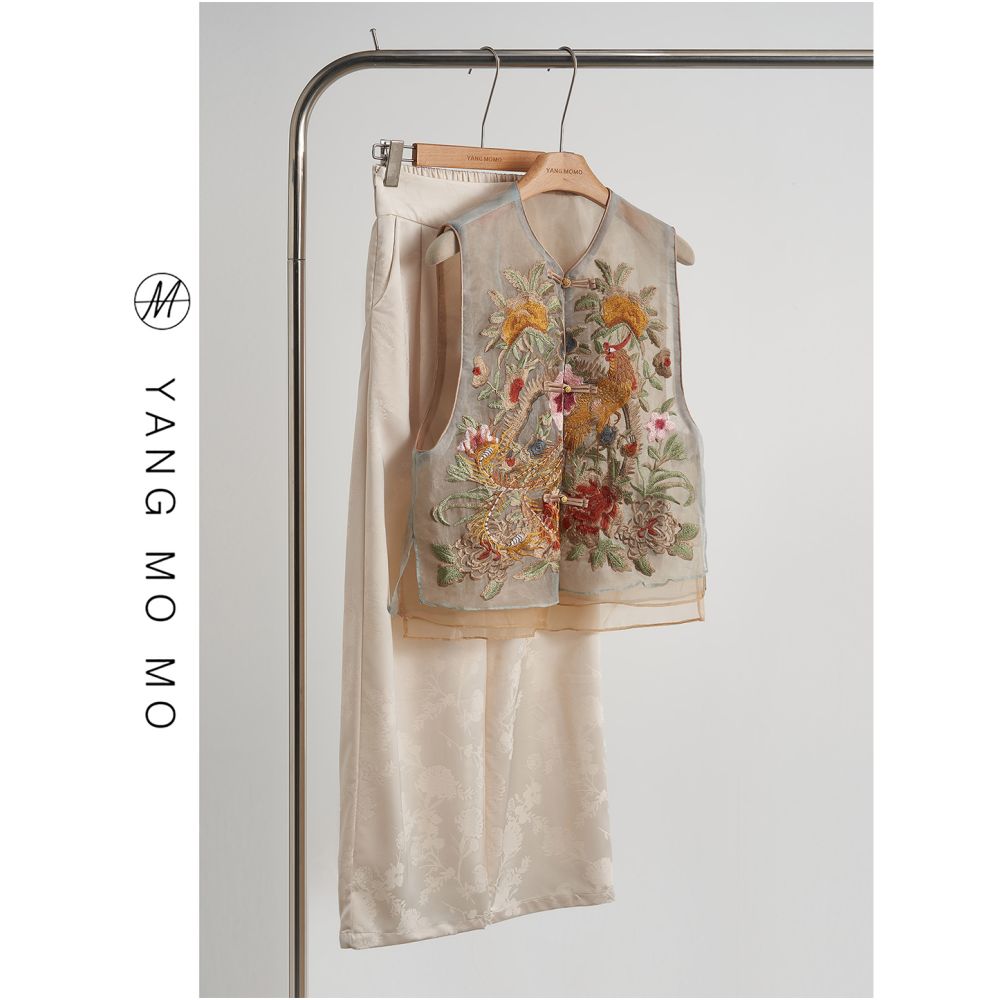 New Chinese style heavy embroidery round collar button thin waistcoat vest wide leg pants suit 2025 summer new women s clothing image 1