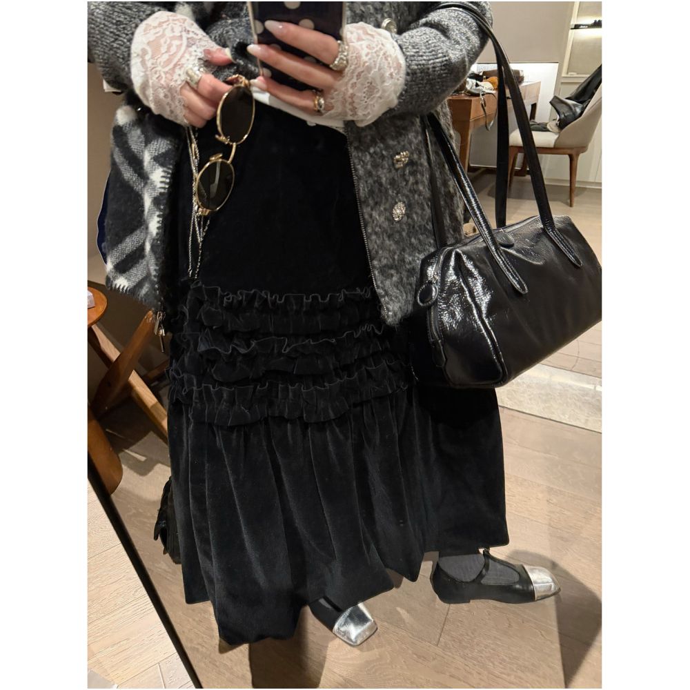 French elegant style black flower bud velvet half skirt for women in autumn 2025 new style with mushroom edge slim and medium long half skirt image 4