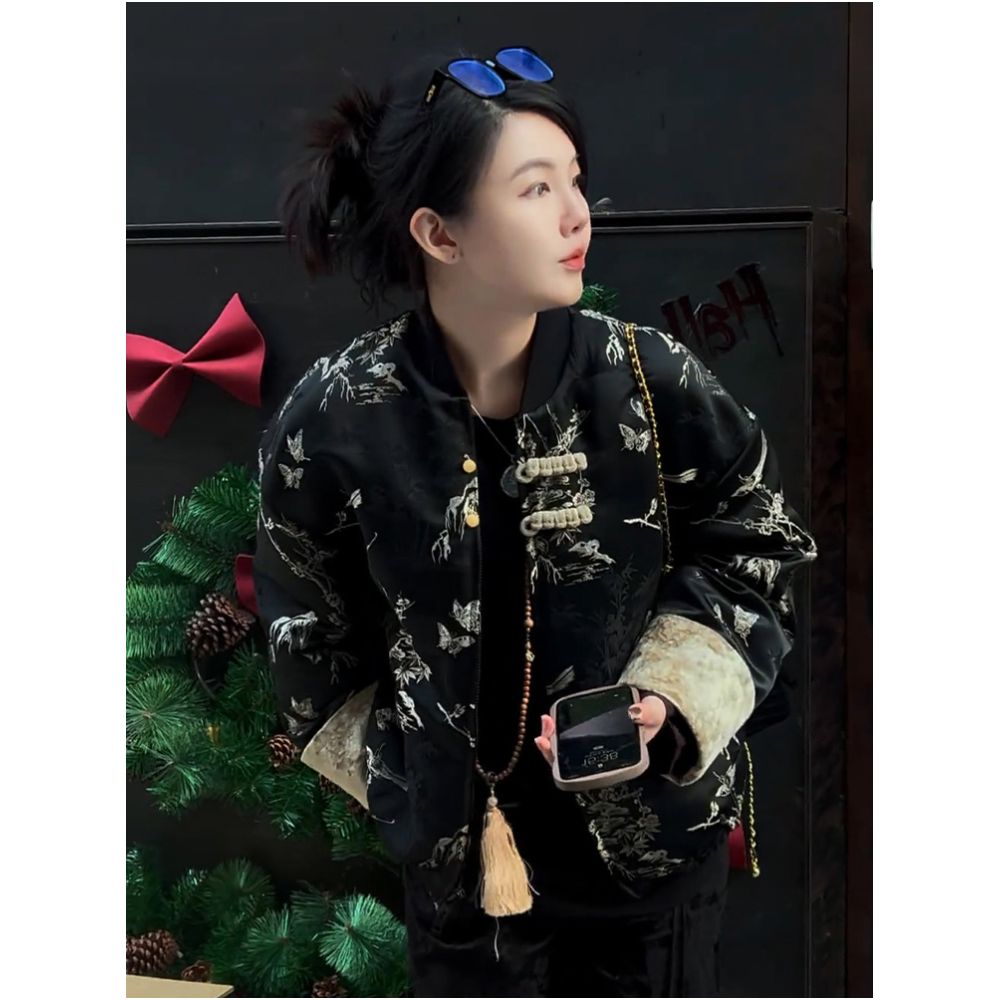 New Chinese style women s black Song brocade jacket 2025 new early autumn Tang style retro short button top image 4