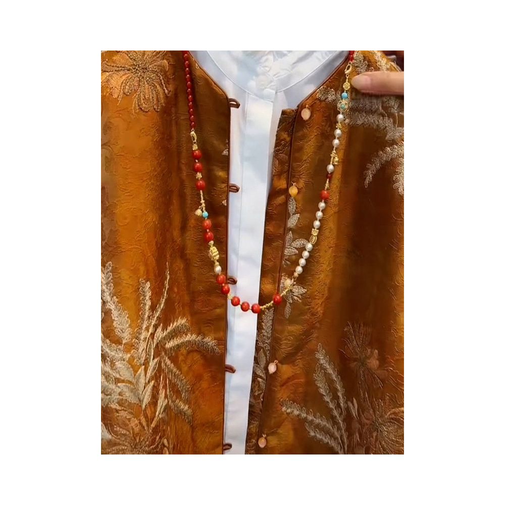 New Chinese style national style cotton coat heavy embroidery jacket women s 2025 winter new qipao Tang style cotton coat versatile top image 4