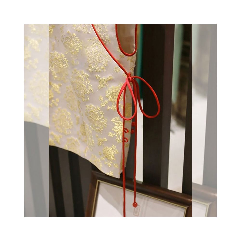 New Chinese style buckle design with unique vest for women 2024 new summer slim fit short top trendy ins image 4