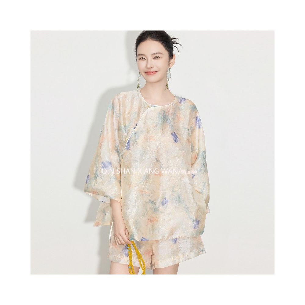Fengxin Summer Light Chinese Style New Chinese Style Aging Jacquard Top Exquisite Western Style Loose Shorts Two Piece Set image 0