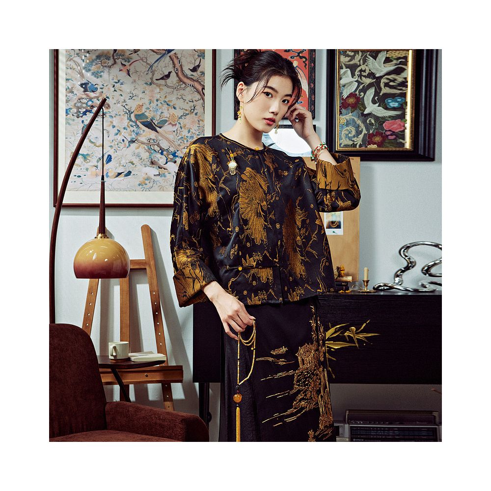 Moyu 2025 Autumn New Chinese Style Improved Satin Pipa Collar Plate Buckle Tea Robe New Chinese Tang Top image 4