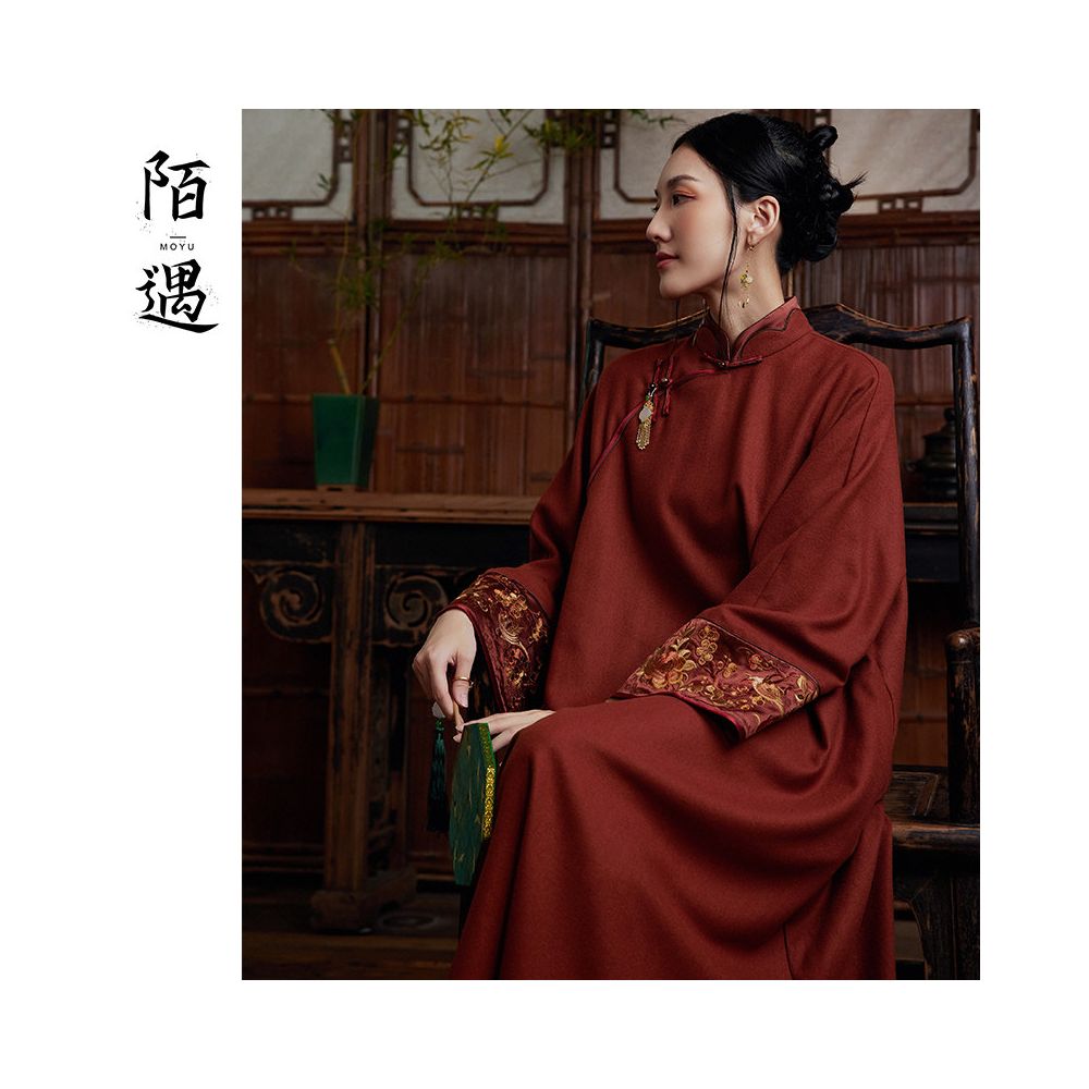 Moyu 2025 Autumn New Chinese Style Retro Improved Traditional Cheongsam Embroidered Loose Woolen Chinese Dress image 2
