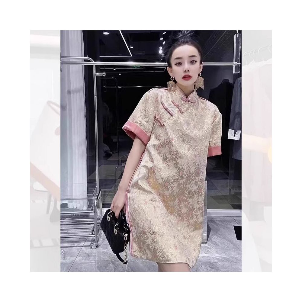 Summer New Chinese Style Pink Stand up Collar Western Dress for Women with a High End and Elegant Temperament as well as an Improved Cheongsam Skirt with a Buckle for Celebrities image 4