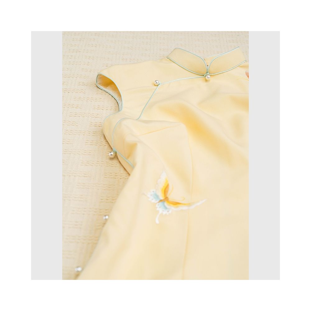 New Chinese style women s yellow stand up collar butterfly embroidery sleeveless qipao skirt summer petite temperament slit dress image 3