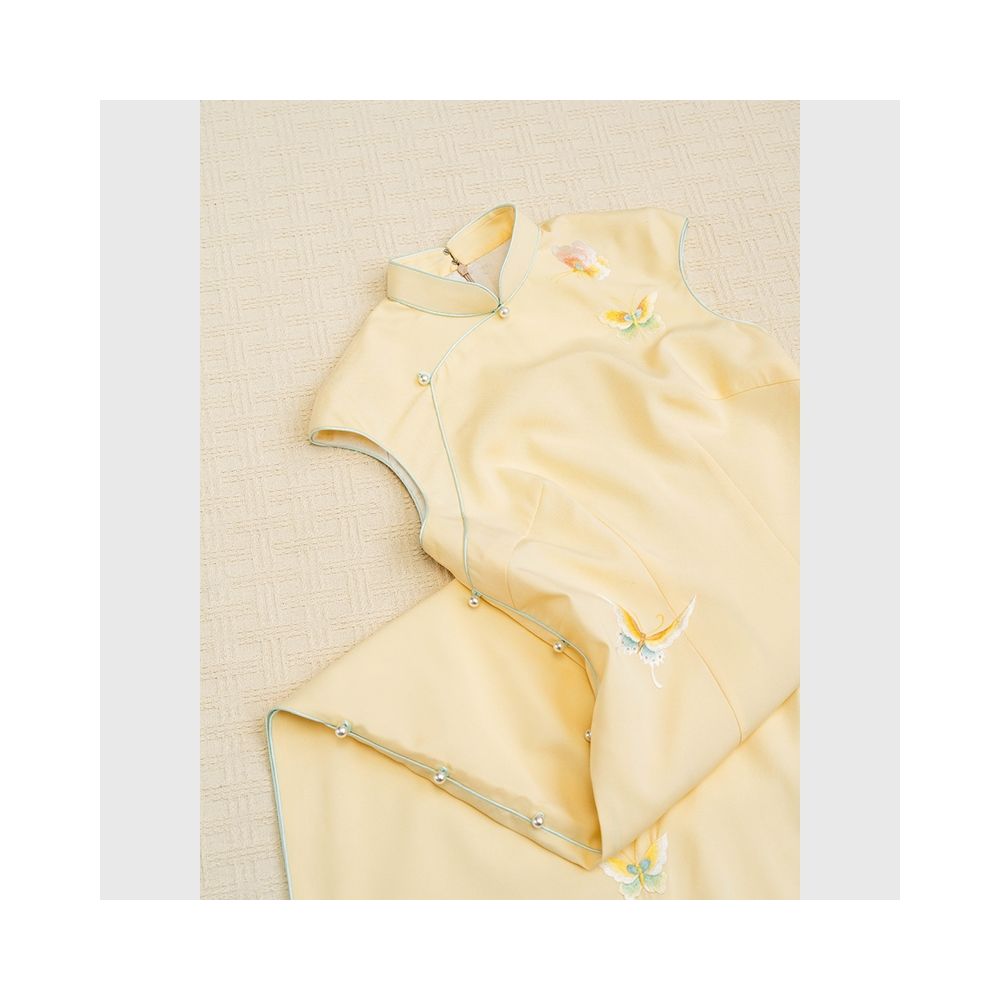 New Chinese style women s yellow stand up collar butterfly embroidery sleeveless qipao skirt summer petite temperament slit dress image 0