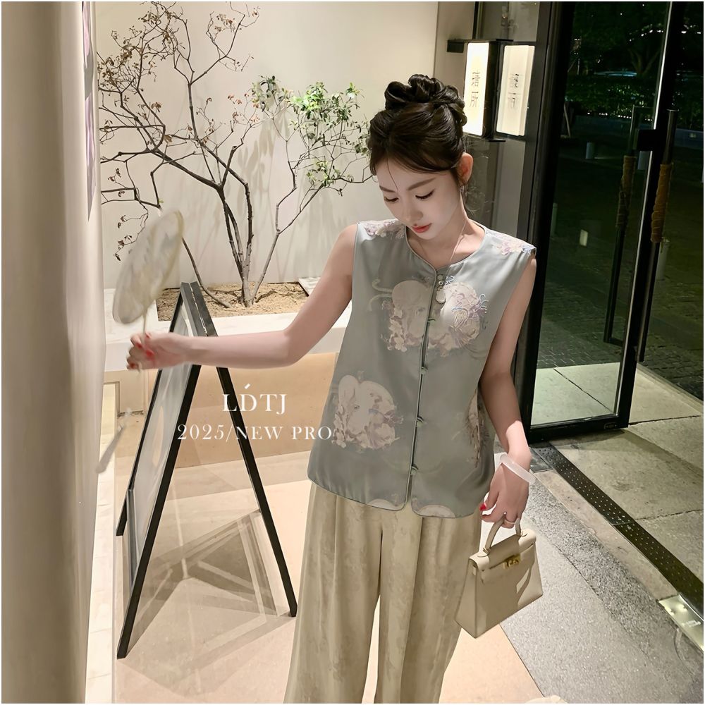LDTJ High Deposit Lingqi Yunqiu Chinese Heavy Industry National Style Acetic Acid Embroidered Luxury Pan Button Vest Top for Women image 2