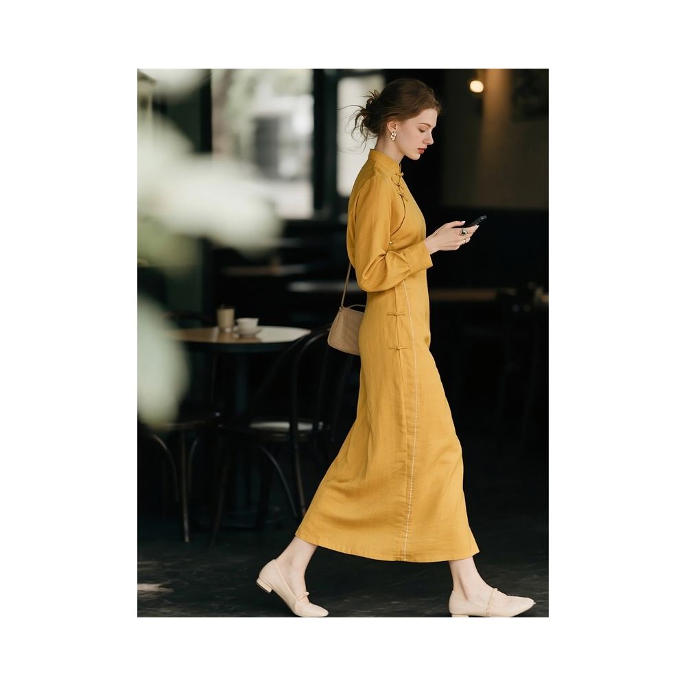 New Chinese style Chinese style unique and super beautiful temperament elegant 2025 autumn yellow long sleeved buckle waist cinched dress for women image 1