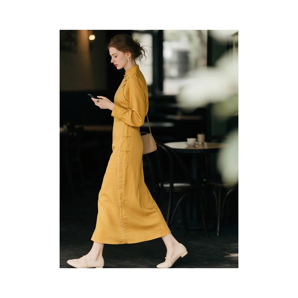 New Chinese style Chinese style unique and super beautiful temperament elegant 2025 autumn yellow long sleeved buckle waist cinched dress for women image 2