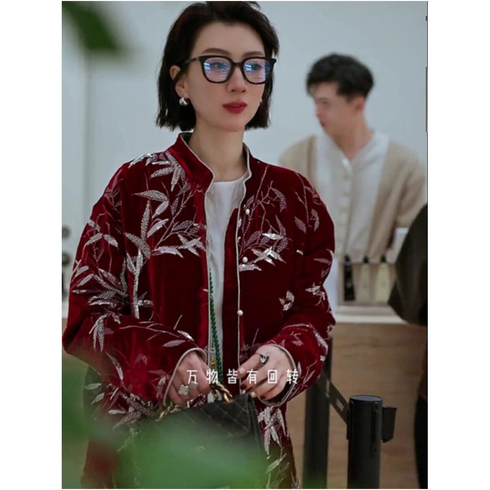 This year s popular trend is a beautiful western style style with a unique and super beautiful temperament It features a new Chinese style Chinese style wine red velvet jacket for women image 1