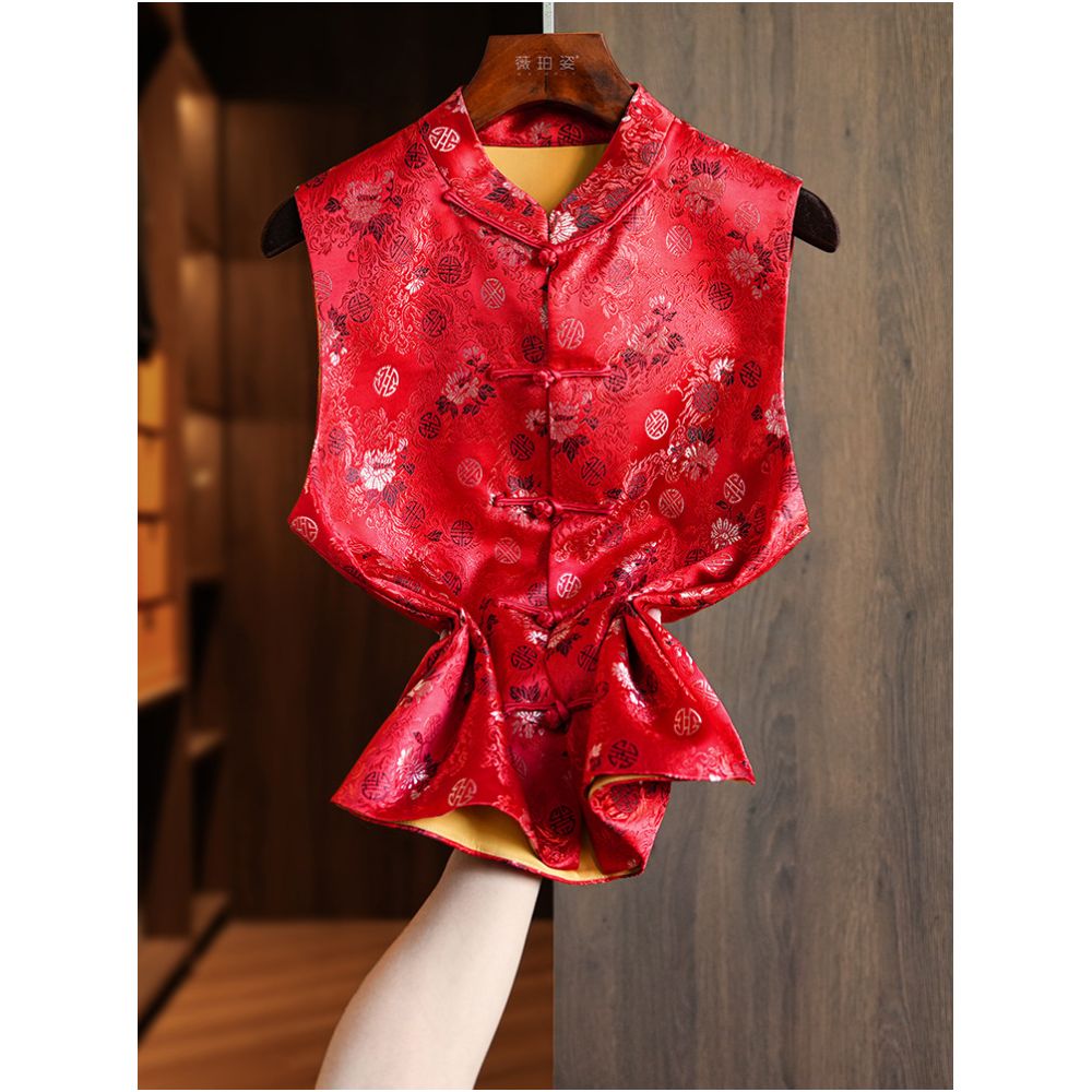 Red silk brocade jacquard new Chinese style vest for women unique light Chinese style button Tang suit top image 1