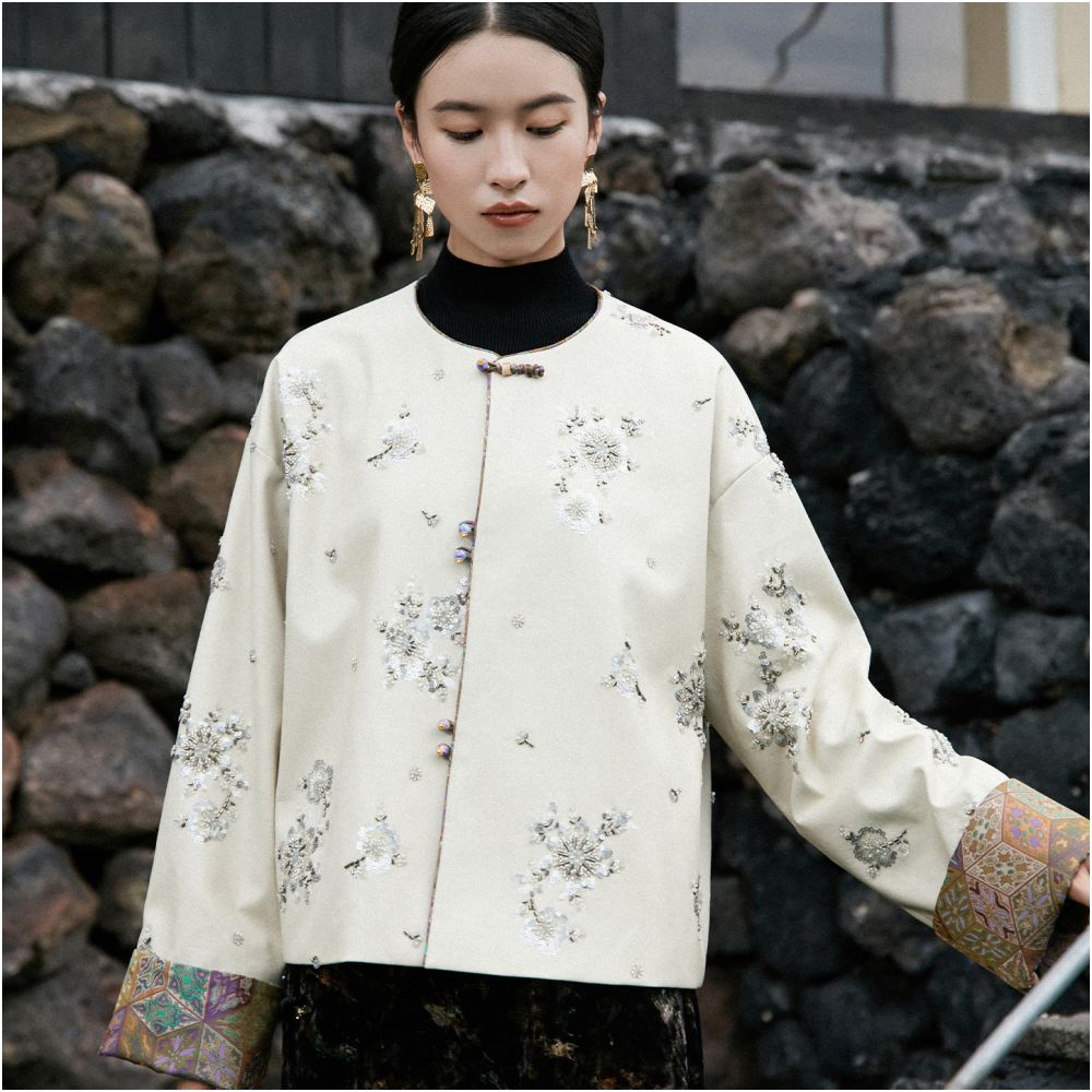 Know anytime anywhere 丨 Tibetan brocade fabric 丨 New Chinese handmade nail bead embroidered leather jacket for women image 4