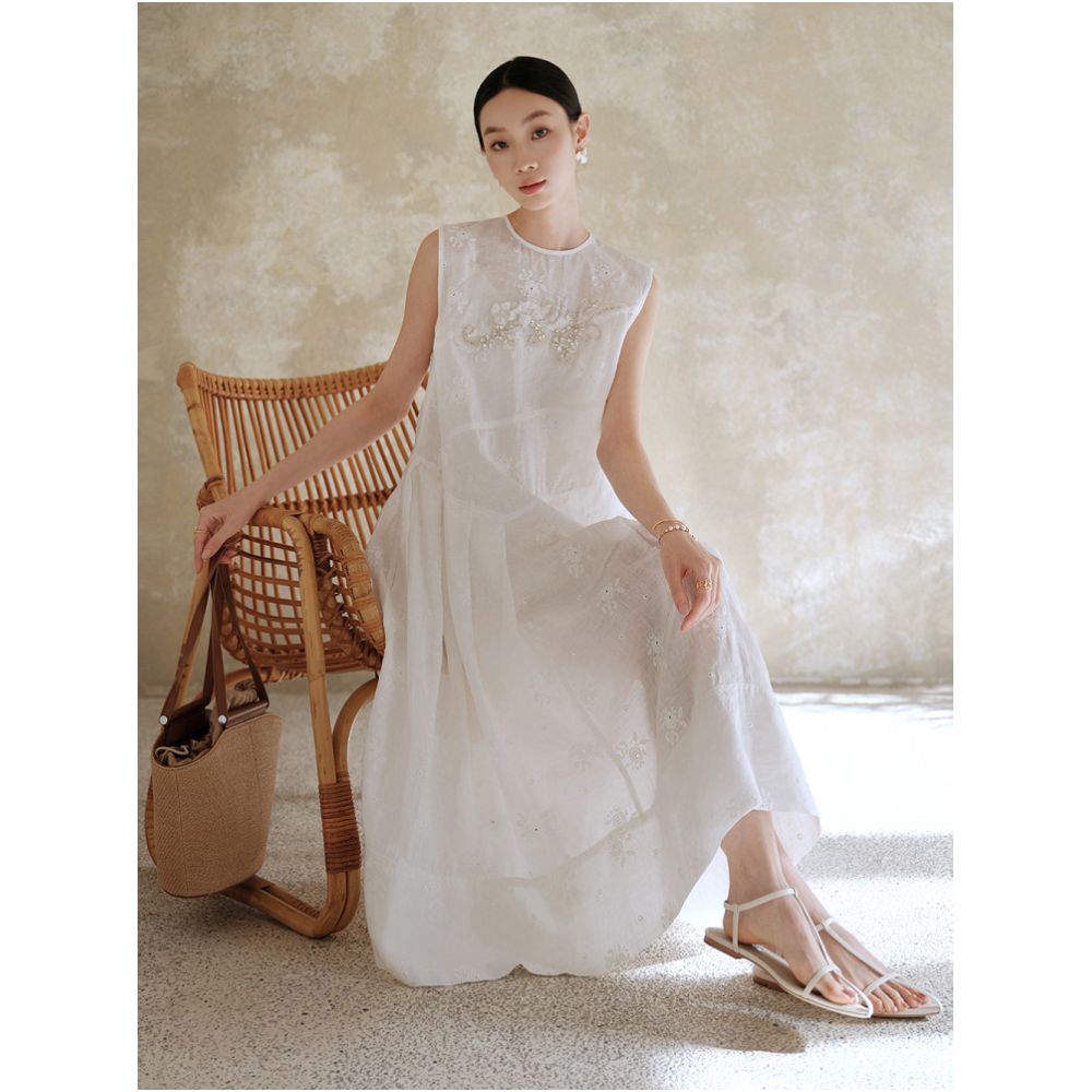 ASAYA6124 – Lumière Embroidered Linen Dress 🤍✨