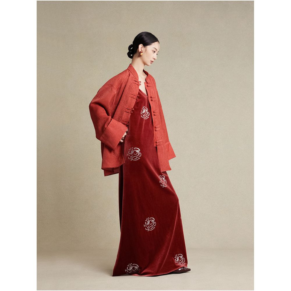 Read the 12th Hualong the Year of the Loong New Chinese Retro Style Red Dragon Pattern Hot Drill Velvet Sling Skirt image 2