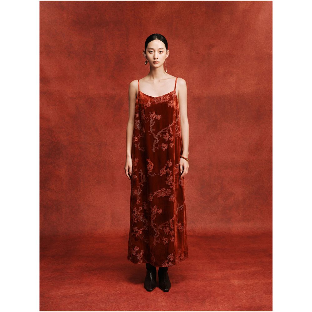 Nian Twelve will drink embroider silk velvet suspender skirt new Chinese style loose temperament Chinese red dress image 0