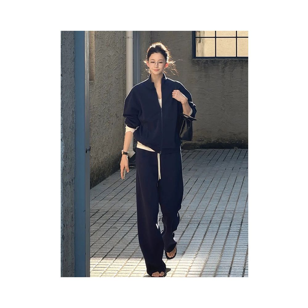 Old money style outfit high end casual hoodie set women s spring and autumn American sportswear two piece set small fragrance style age reducing image 0