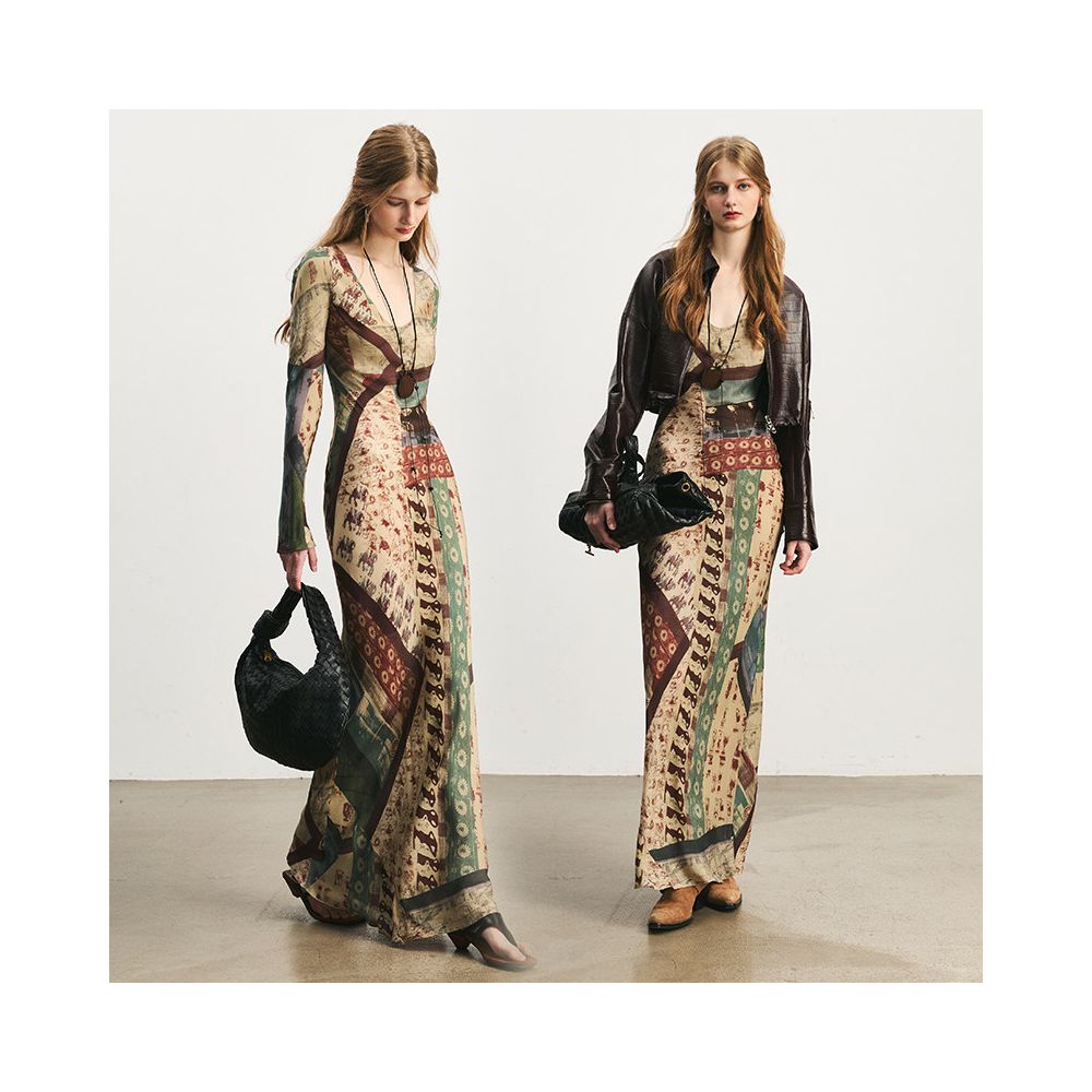 Differentiate from the market version with a 100 vintage silk style deep V waist mulberry silk printed dress and vacation long skirt image 1